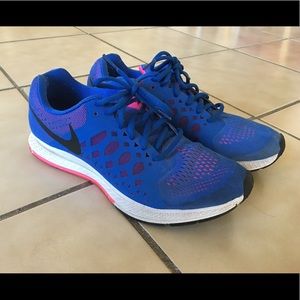 Nike Women's Pegasus 31 Running Shoes- Size 9